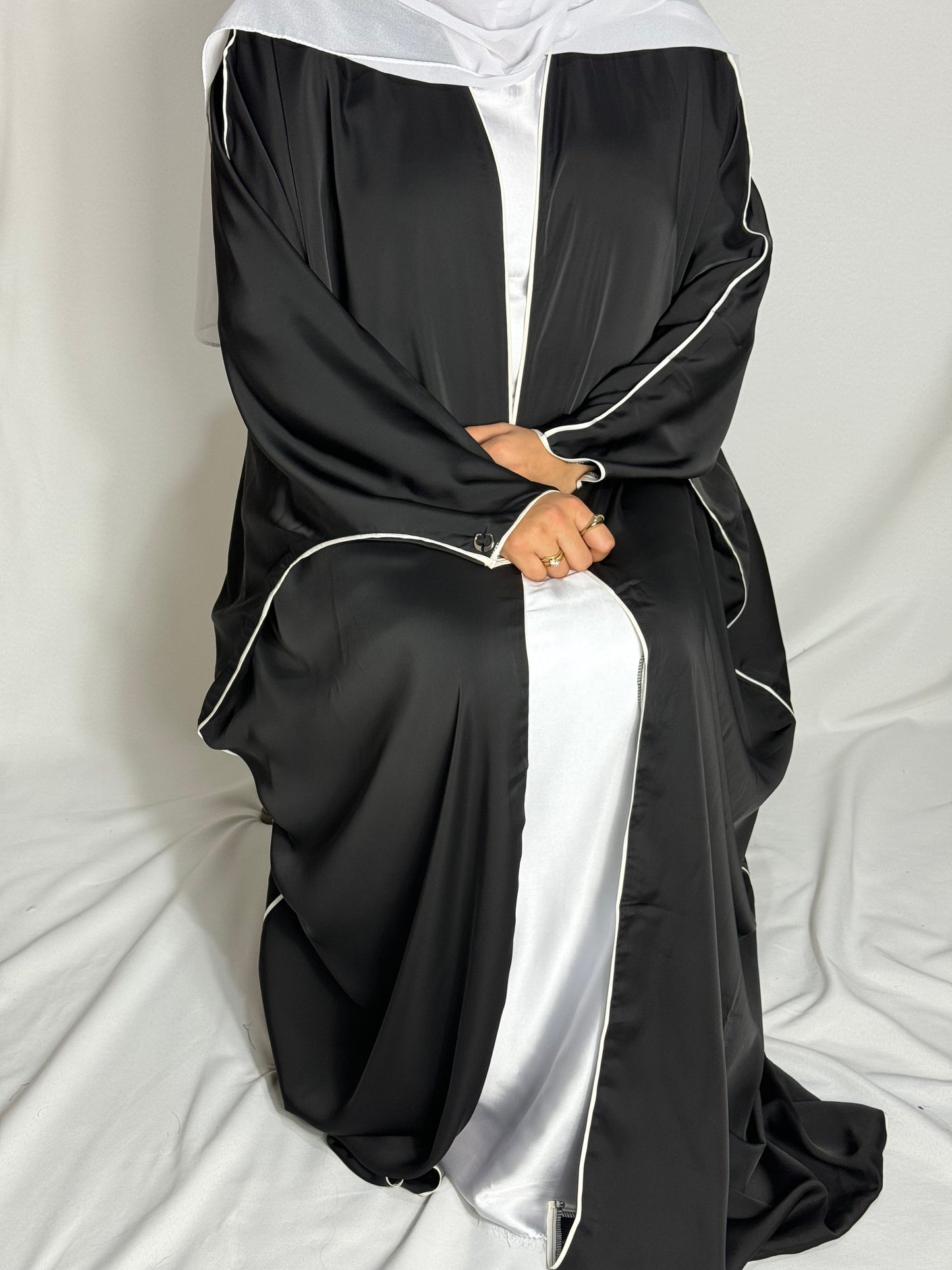 Piped Abaya - Black